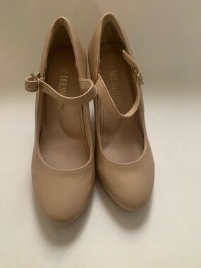 Dream Pairs Beige Heels with Ankle Strap